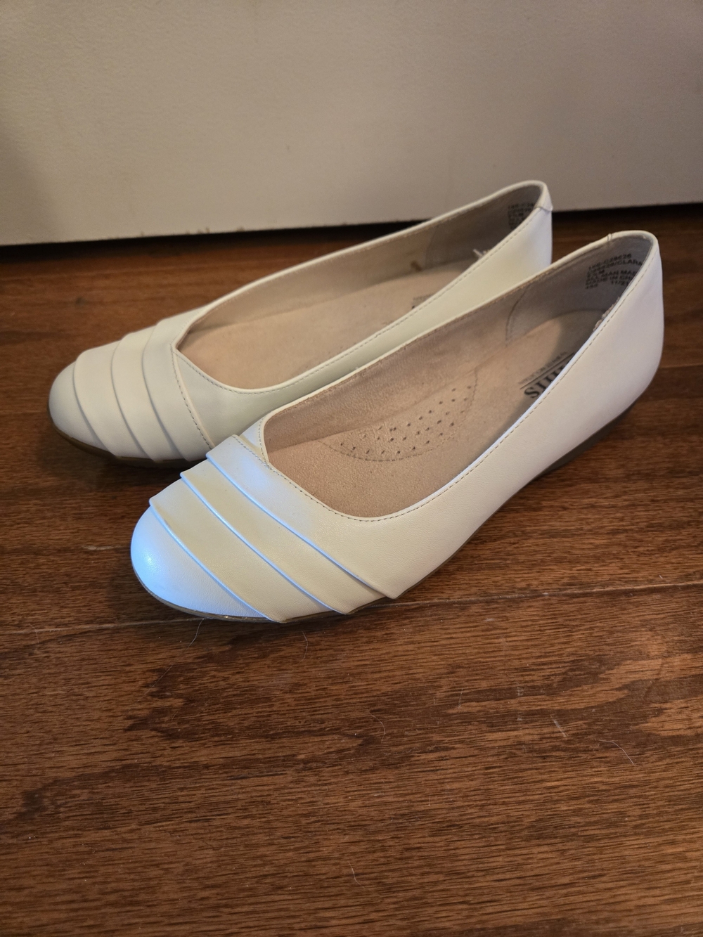 Cliffs by WHITE MOUNTAIN Cream Women's Ballet Flats